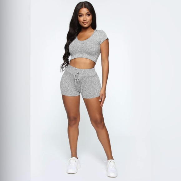 Fashion nova gray stretchy shorts - Picture 4 of 8